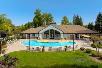 PINNACLE AT GALLERIA in Roseville, CA - Building Photo - Building Photo