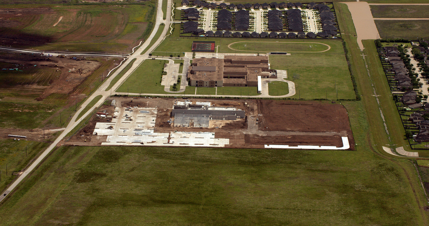 Encore Grand Mission Phase II in Richmond, TX - Building Photo