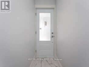 987 Avenue Rd in Toronto, ON - Building Photo - Building Photo