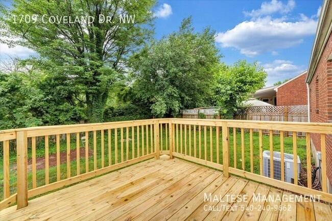 property at 1709 Coveland Dr NW