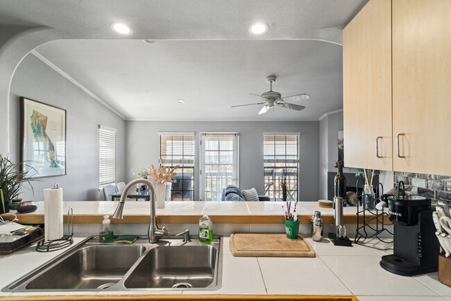 2235 Linwood St in San Diego, CA - Building Photo - Building Photo