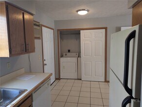1588 E Summit St in Kent, OH - Building Photo - Building Photo