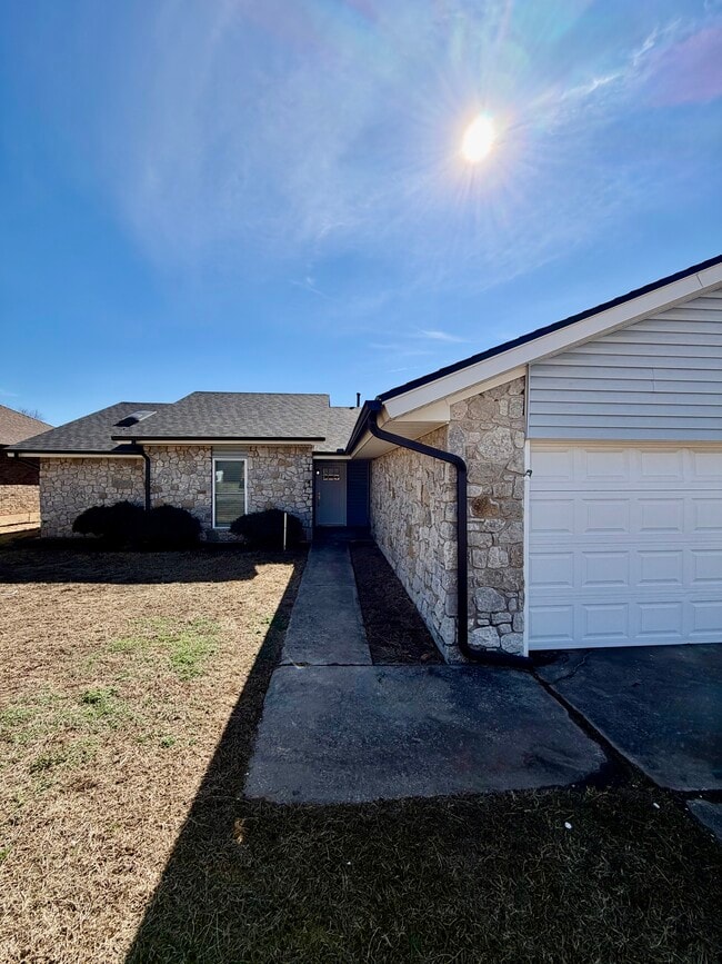 10528 Ricky Ln in Midwest City, OK - Building Photo - Building Photo