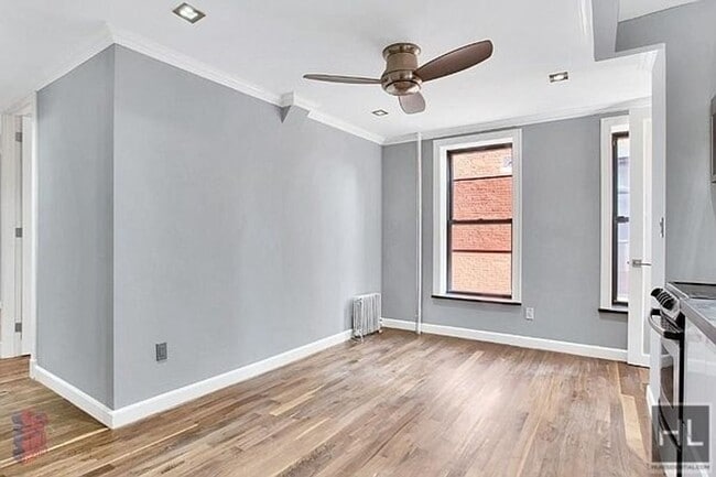 2ND AVE., Unit 4 in New York, NY - Foto de edificio - Building Photo