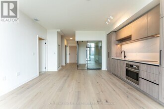 181 Sterling Rd in Toronto, ON - Building Photo - Building Photo