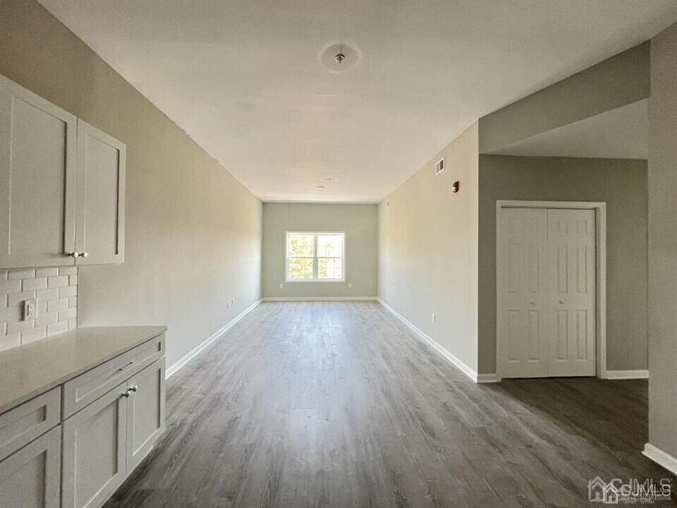 3 Old Trenton Rd in Cranbury, NJ - Building Photo