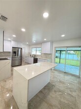 590 E 52nd St in Hialeah, FL - Building Photo - Building Photo