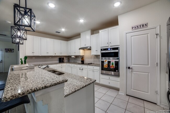 15323 Danae Bnd in San Antonio, TX - Foto de edificio - Building Photo