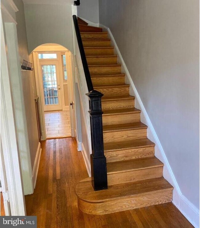 1031 Girard St NE in Washington, DC - Building Photo - Building Photo