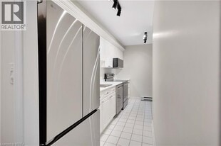 36 Hayhurst Rd in Brantford, ON - Building Photo