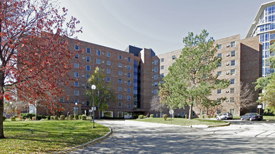 Segoe Terrace Apartments in Madison, WI - Foto de edificio - Building Photo