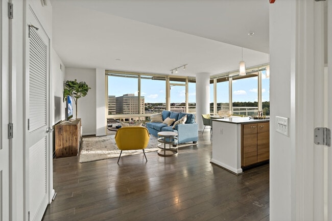 8520 Tyco Rd in McLean, VA - Building Photo - Building Photo