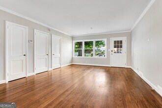 1194 Spring Valley Ln NE in Atlanta, GA - Building Photo - Building Photo