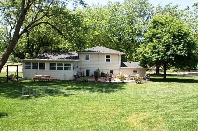 5851 S 51st St in Omaha, NE - Building Photo - Building Photo