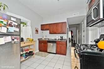 1701 N Maplewood Ave in Chicago, IL - Building Photo - Building Photo