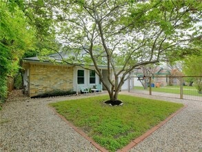 11715 Rotherham Dr in Austin, TX - Foto de edificio - Building Photo