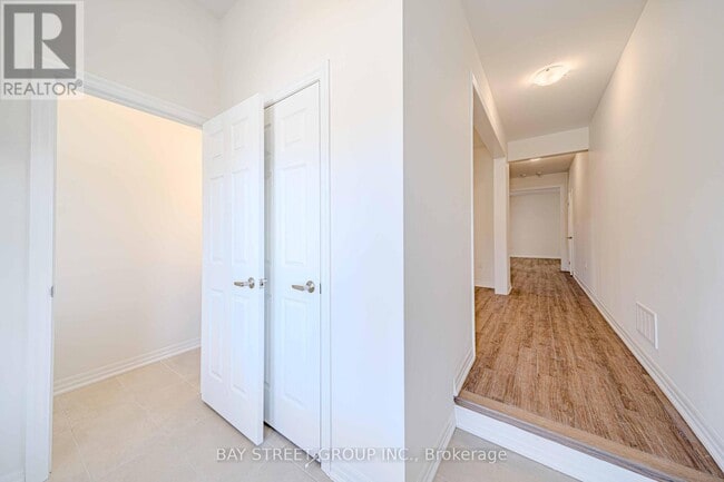 21 Stennett Dr in Georgina, ON - Building Photo - Building Photo
