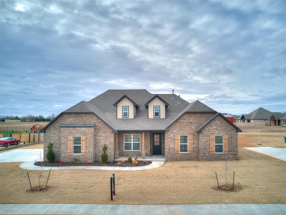 2817 Bens Cir in Yukon, OK - Building Photo