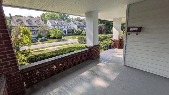 2438 Woodmere Dr in Cleveland Heights, OH - Building Photo - Building Photo