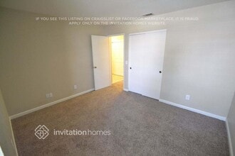 5032 Laguna Park Dr in Elk Grove, CA - Building Photo - Building Photo