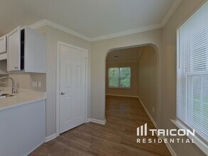 1128 Summit Hills Dr in Charlotte, NC - Building Photo - Building Photo