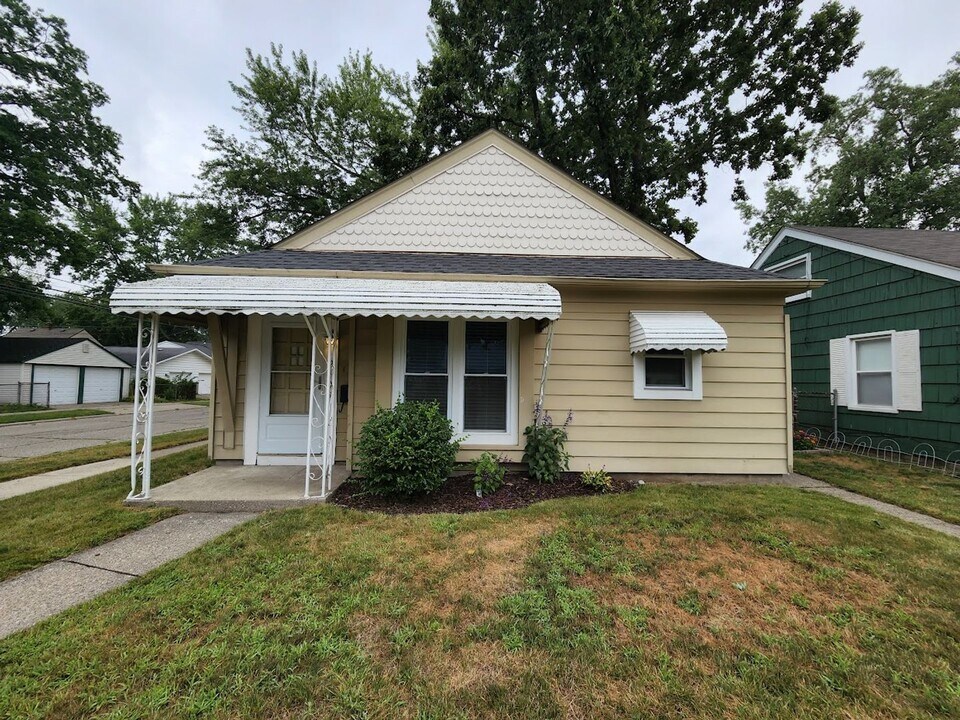 2103 Browning St in Ferndale, MI - Building Photo