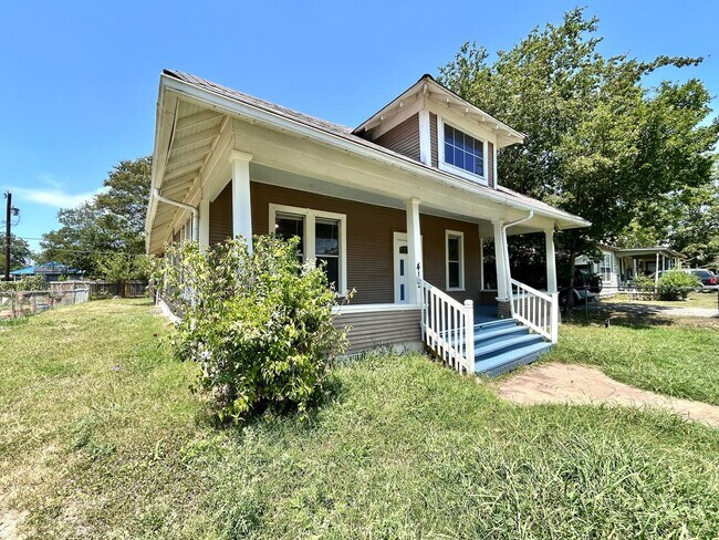 415 Ferguson St in Taylor, TX - Building Photo - Building Photo
