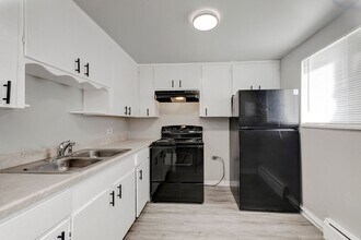 1613 Joliet St in Aurora, CO - Building Photo - Building Photo