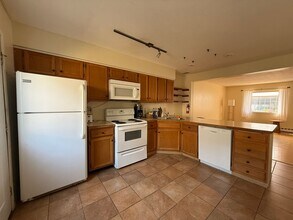 2069 Mary Ellen Ln in State College, PA - Building Photo - Building Photo
