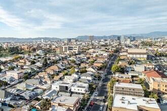 1731 S New Hampshire Ave in Los Angeles, CA - Building Photo - Building Photo