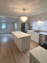 126 Central Ave in Swannanoa, NC - Building Photo - Building Photo