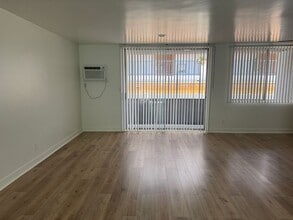 5643 Carlton Way in Los Angeles, CA - Foto de edificio - Building Photo