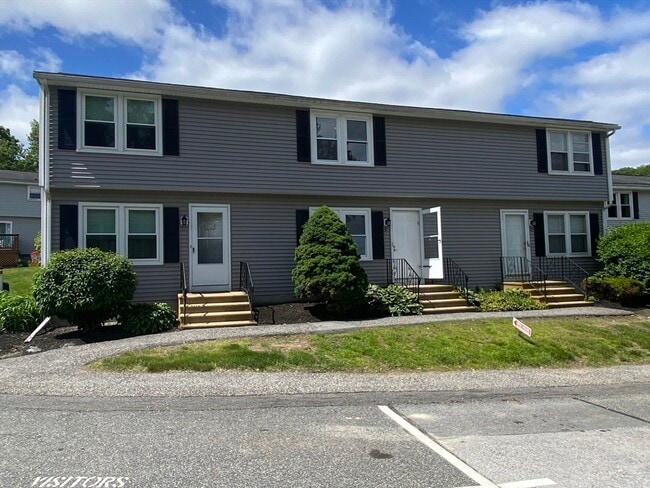 270 Sunderland Rd in Worcester, MA - Building Photo - Building Photo