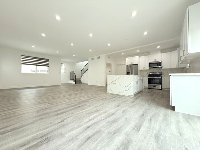 9117 N Nilo Ln in Los Angeles, CA - Building Photo - Building Photo