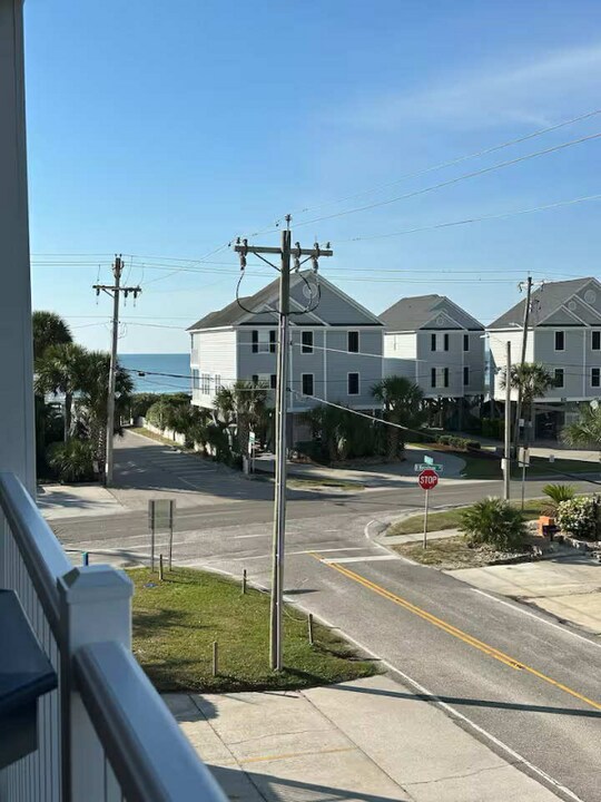1509 N Waccamaw Dr in Murrells Inlet, SC - Foto de edificio