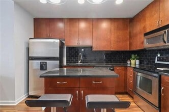 860 Peachtree St NE in Atlanta, GA - Building Photo - Building Photo