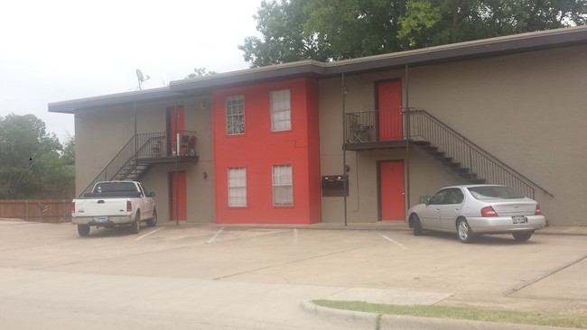 1122 Vine St. in Denton, TX - Building Photo - Building Photo