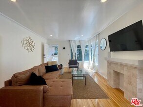 938 6th St in Santa Monica, CA - Building Photo - Building Photo
