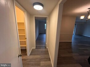 5903 Mt Eagle Dr in Alexandria, VA - Building Photo - Building Photo