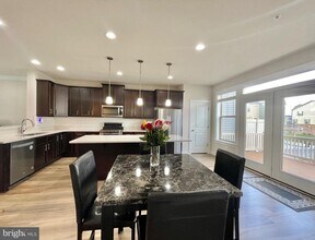 8608 Shady Pines Dr in Frederick, MD - Building Photo - Building Photo