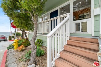 115 44th St in Manhattan Beach, CA - Building Photo - Building Photo