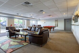 310 Oak in Cincinnati, OH - Building Photo - Interior Photo