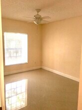 5016 Lantana Rd in Greenacres, FL - Building Photo - Building Photo