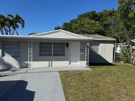 2423 Scott St in Hollywood, FL - Building Photo