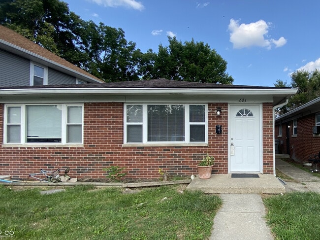 property at 621 N Oxford St