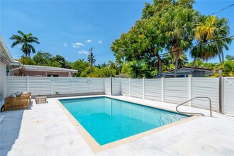1045 Hollywood Blvd in Hollywood, FL - Building Photo - Building Photo