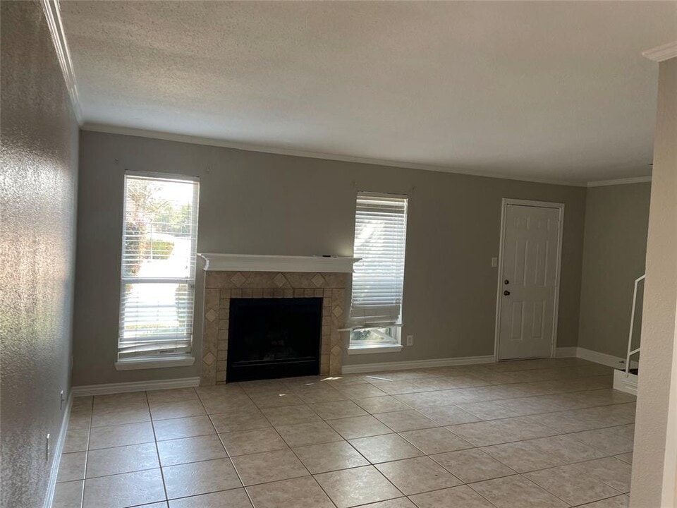 6111 Beverly Hill St Photo