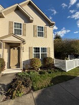 48 Laurel Dr in Myerstown, PA - Building Photo