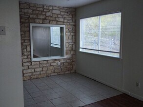 908/910-910 Allen St in San Marcos, TX - Building Photo - Building Photo