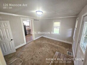 126 Madison Ave in Webster Groves, MO - Building Photo - Building Photo